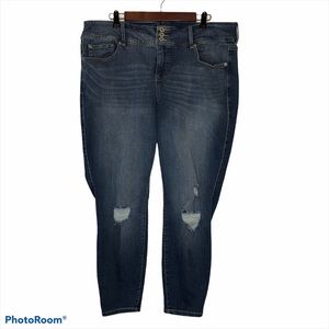 Torrid Distressed Jegging Jeans High Rise 22 Short